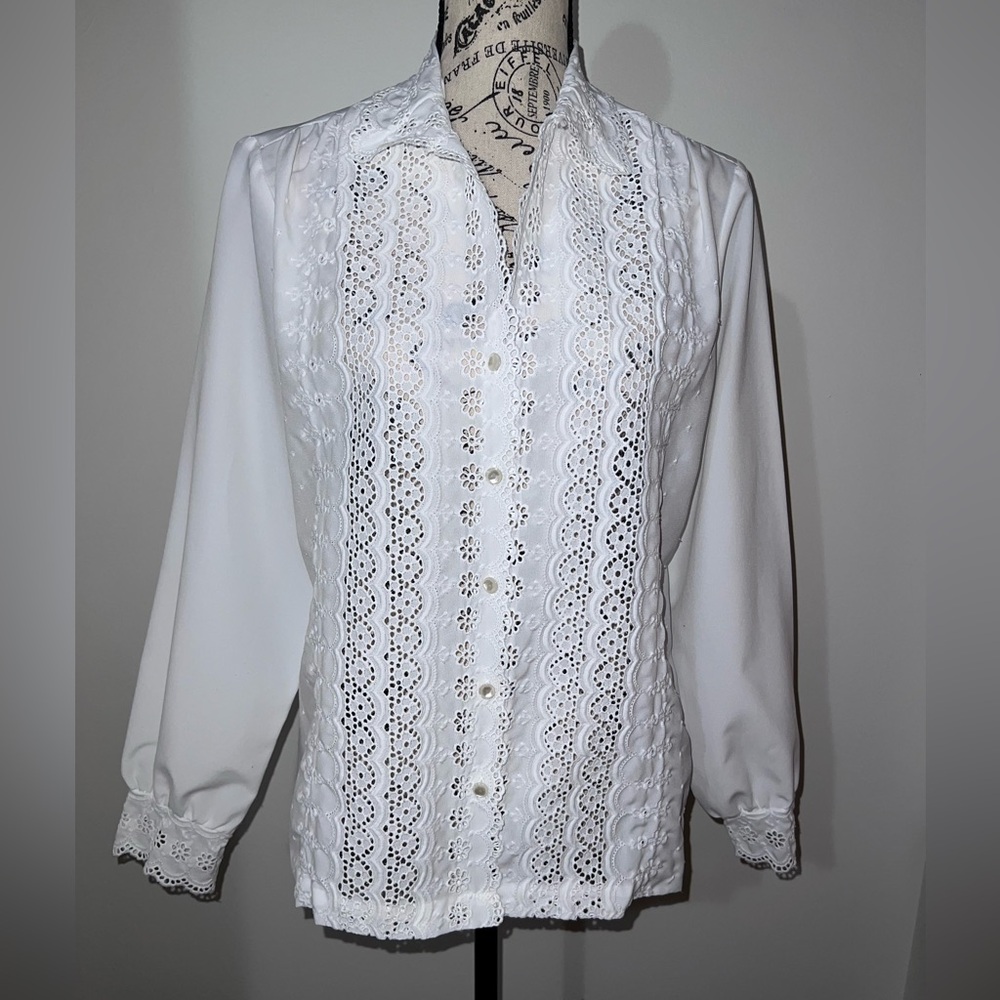 White Floral Eyelet Lace Trim Long Sleeve Top Scalloped Collar & Cuffs Large